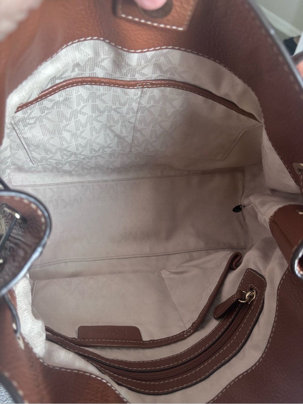 Michael Kors Signatire Marina Large Drawstring Brown & Cream Tote Bag - Picture 12 of 14